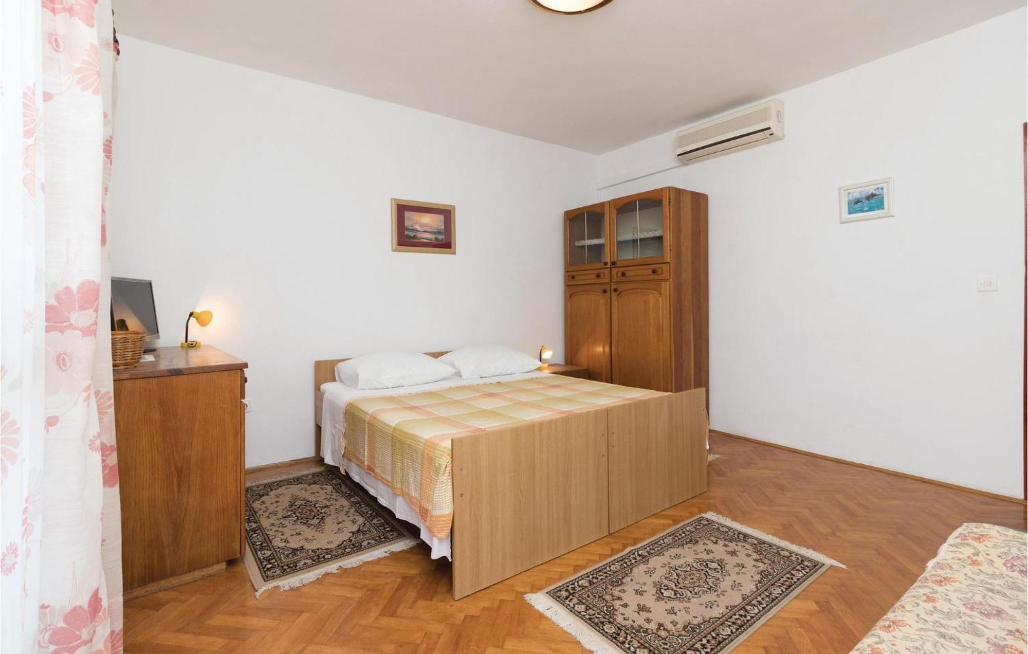 In With Wifi Apartment *